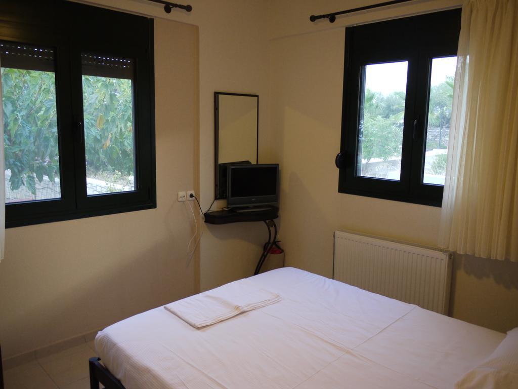 Portela Apartments Kampoula Keratokampos Luaran gambar