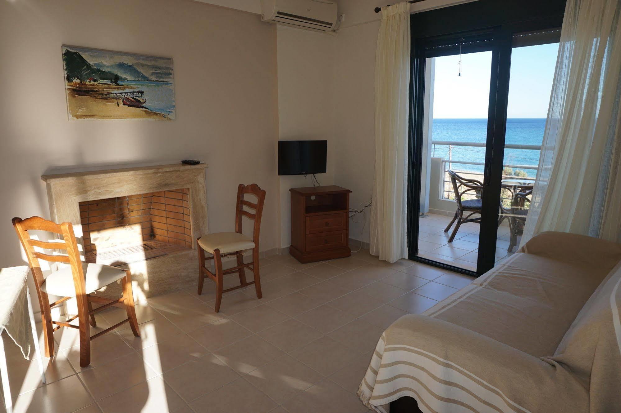 Portela Apartments Kampoula Keratokampos Luaran gambar