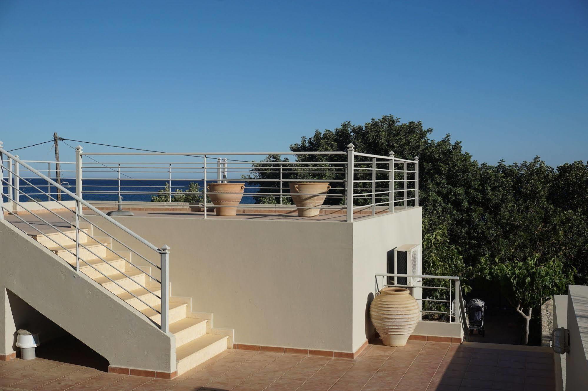 Portela Apartments Kampoula Keratokampos Luaran gambar