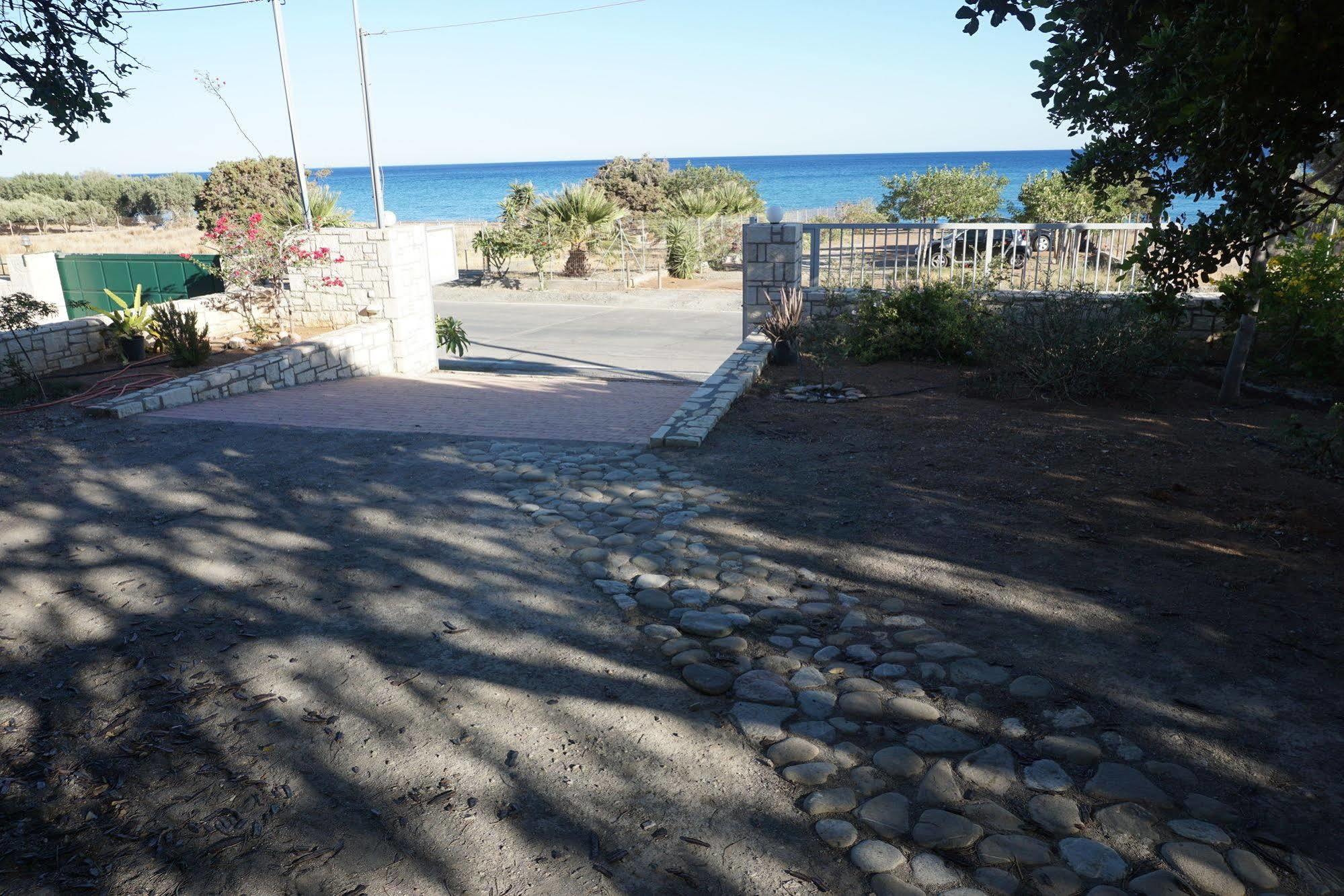 Portela Apartments Kampoula Keratokampos Luaran gambar