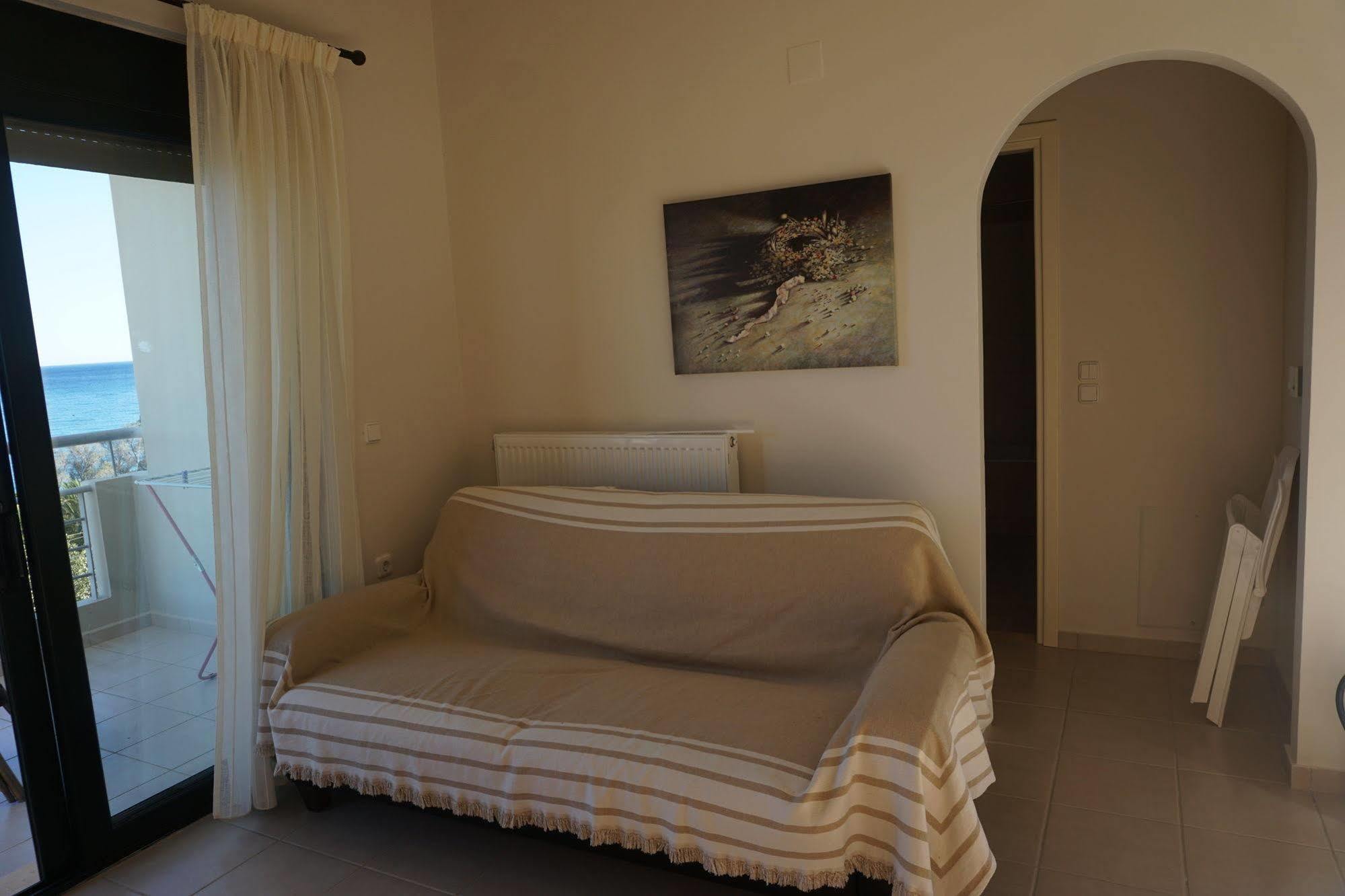 Portela Apartments Kampoula Keratokampos Luaran gambar