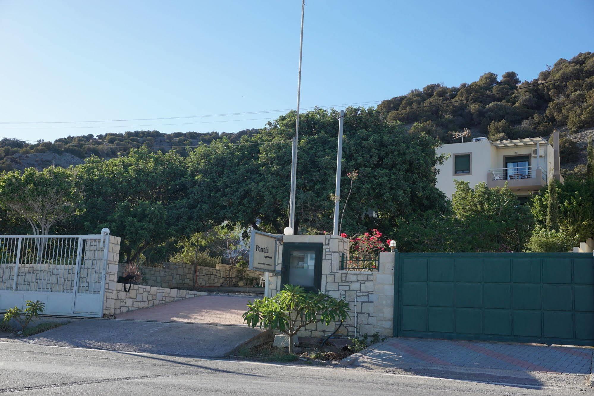 Portela Apartments Kampoula Keratokampos Luaran gambar